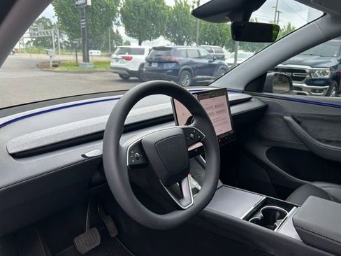 Used 2026 Tesla Model Y Long Range AWD/4WD image 21