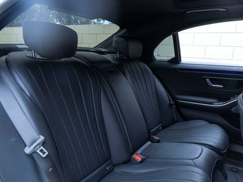 Used 2023 Mercedes-Benz S 500 4MATIC image 24