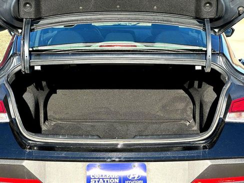 Used 2024 Hyundai Elantra SE image 31