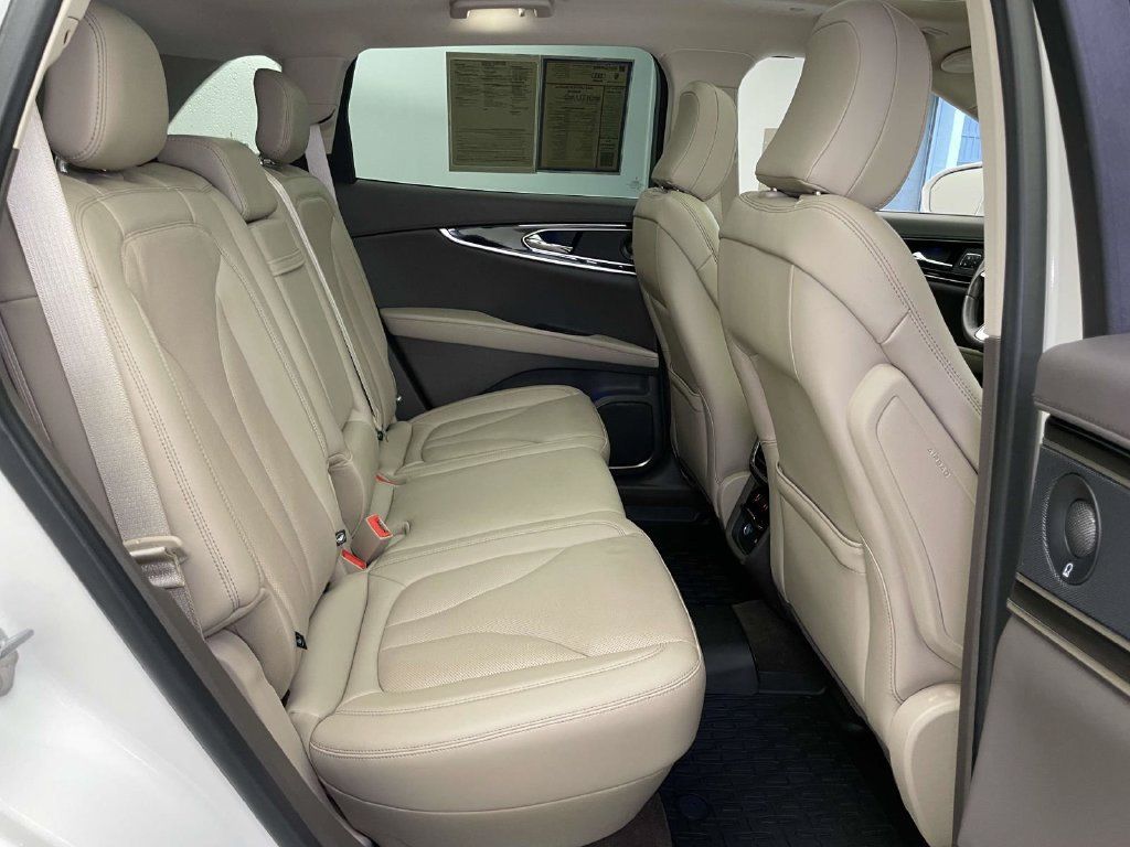 Used 2022 Lincoln Nautilus Reserve w/ Equipment Group 201A AWD/4WD image 22
