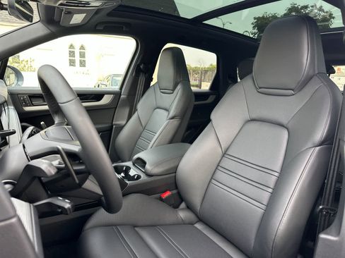 New 2026 Porsche Cayenne S image 5