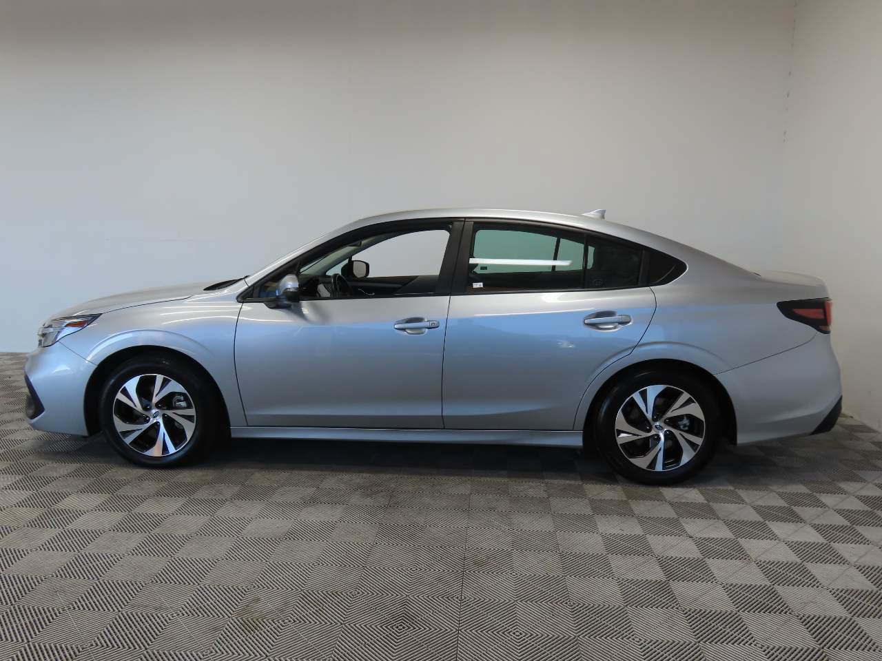 Used 2025 Subaru Legacy Premium AWD/4WD image 5