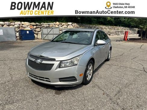 Used 2013 Chevrolet Cruze LT FWD image 1