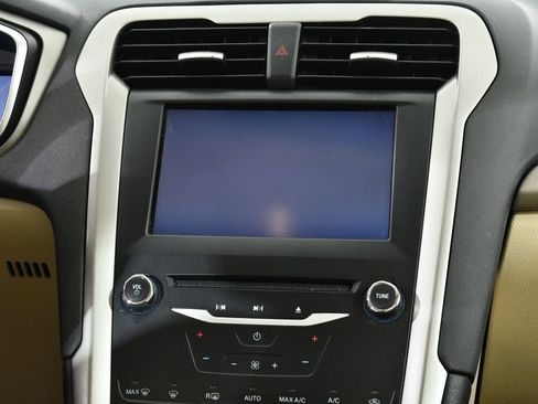 Used 2013 Ford Fusion SE FWD image 9