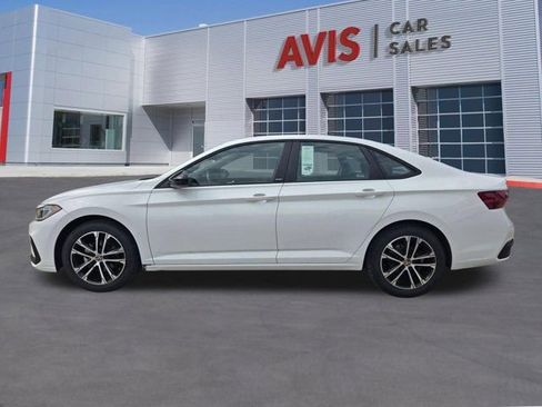 Used 2025 Volkswagen Jetta Sport FWD image 11
