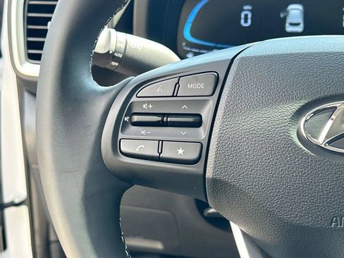 New 2026 Hyundai Venue SEL FWD image 31