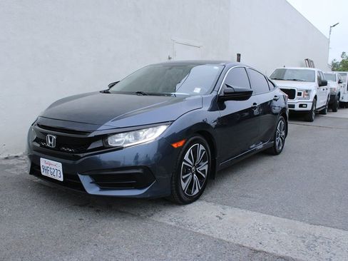 Used 2017 Honda Civic EX-L image 4