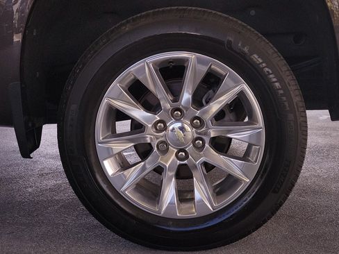Used 2021 Chevrolet Silverado 1500 LTZ RWD image 5