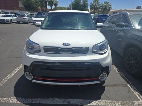 Used 2019 Kia Soul ! w/ Technology Package FWD image 2