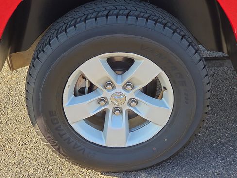 Used 2022 RAM 1500 Classic SLT image 8