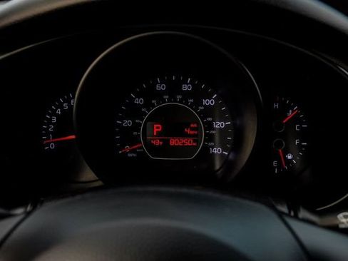 Used 2016 Kia Soul + image 22