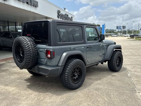 Used 2025 Jeep Wrangler Sport AWD/4WD image 7
