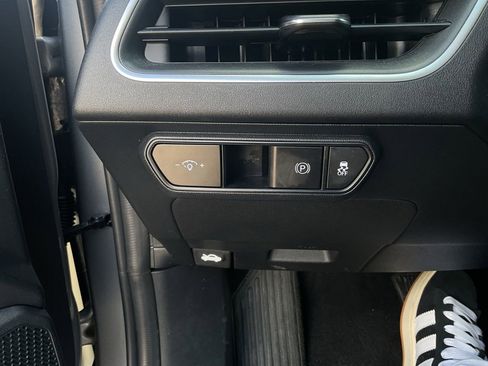Used 2025 Kia K4 FWD image 19