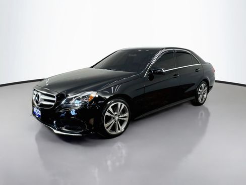 Used 2016 Mercedes-Benz E 350 4MATIC Sedan image 3