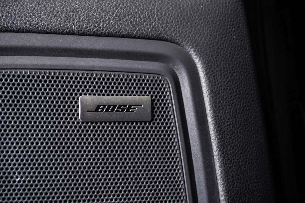 Certified 2023 Porsche Macan Turbo AWD/4WD image 27