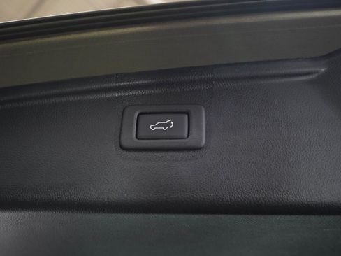 Used 2016 Subaru Outback 2.5i Limited AWD/4WD image 11