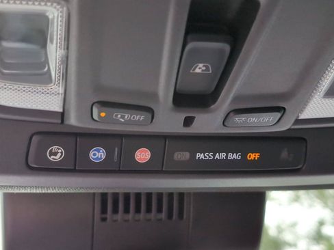 Used 2023 Chevrolet Silverado 1500 High Country w/ Technology Package AWD/4WD image 21