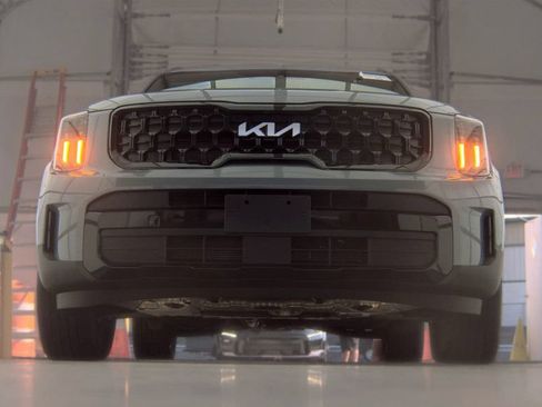 Used 2024 Kia Telluride EX X-Line AWD/4WD image 9