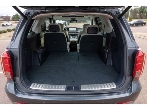 Used 2024 Hyundai Palisade Calligraphy image 16