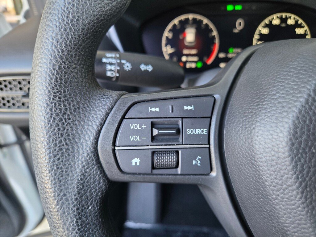 Certified 2025 Honda HR-V LX image 24