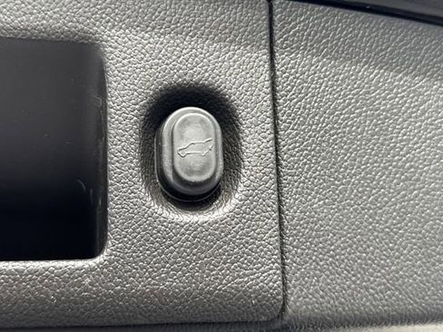 Used 2015 GMC Yukon Denali w/ Premium Package image 19