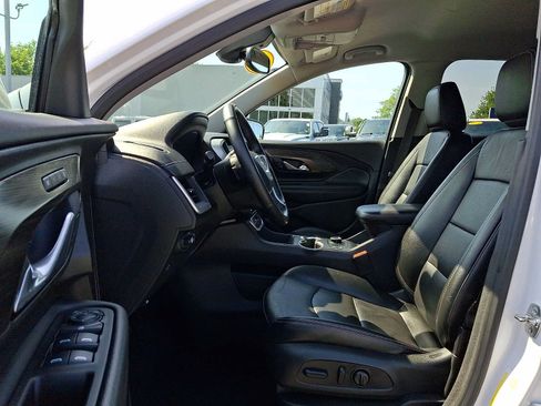 Used 2024 GMC Terrain SLT AWD/4WD image 14