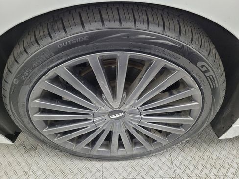 Used 2017 Lincoln MKZ Reserve image 31