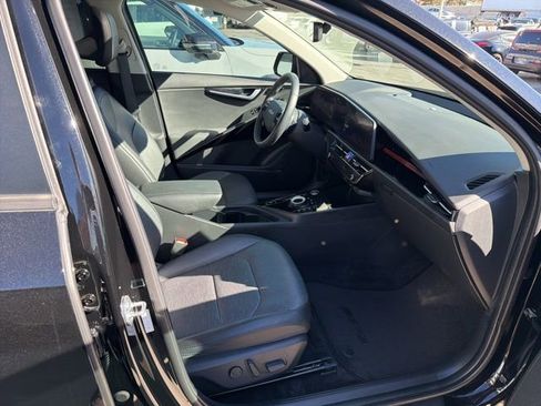 Certified 2023 Kia Niro Wave w/ Wave Preserve Package image 33