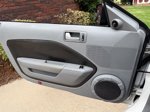 Used 2009 Ford Mustang GT image 48