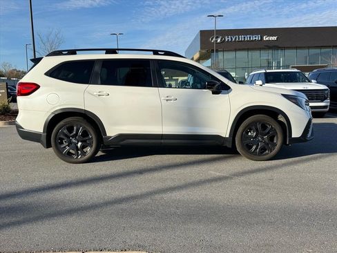 Used 2024 Subaru Ascent Onyx Edition image 2