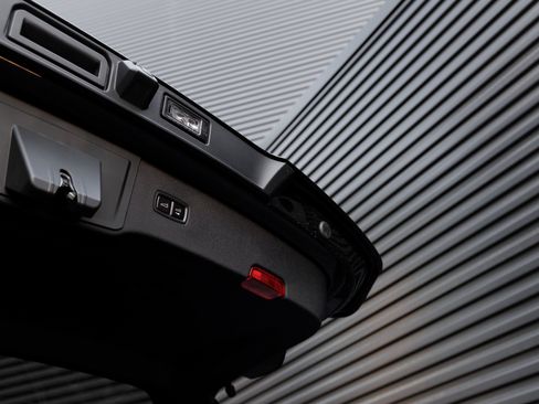 New 2025 Porsche Cayenne GTS image 32