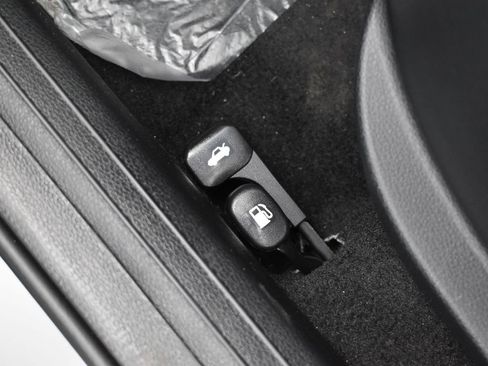 Used 2024 Kia Forte GT-Line w/ GT-Line Premium Package image 12