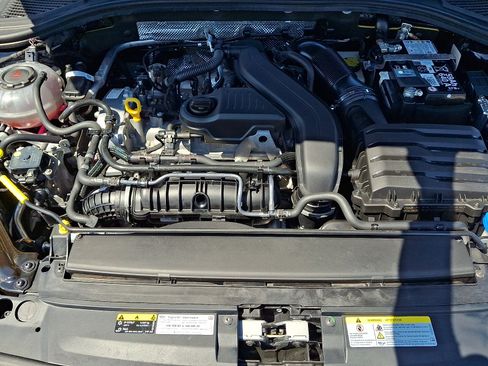 Certified 2025 Volkswagen Jetta SE FWD image 30