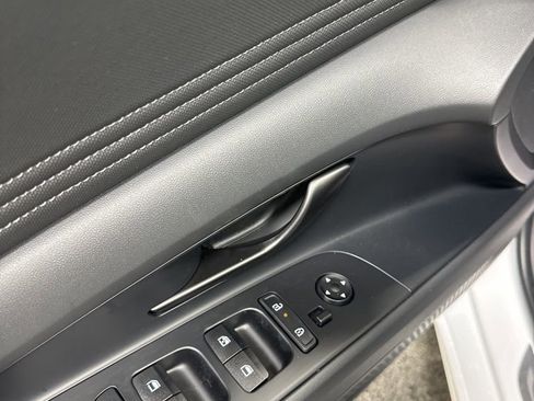 New 2025 Hyundai Elantra SEL image 7