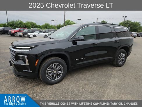 Used 2025 Chevrolet Traverse LT AWD/4WD image 5
