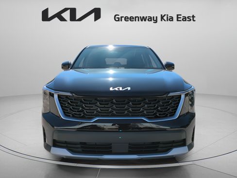 Certified 2026 Kia Sorento LX FWD image 10