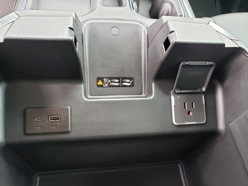 Used 2025 Chevrolet Silverado 1500 LT Trail Boss w/ LT Trail Boss Premium Package AWD/4WD image 26