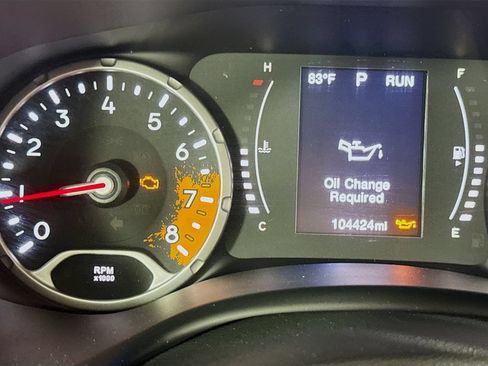 Used 2016 Jeep Renegade Latitude FWD image 14