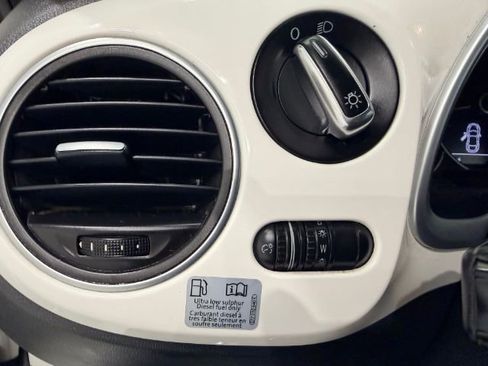 Used 2014 Volkswagen Beetle TDI image 17