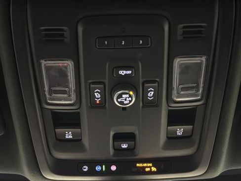 Used 2021 GMC Yukon Denali w/ Denali Premium Package image 35