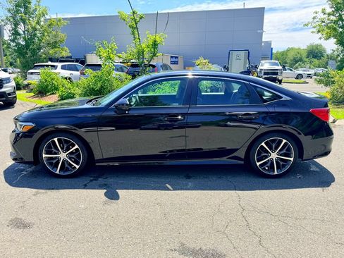 Used 2024 Honda Civic Touring image 3