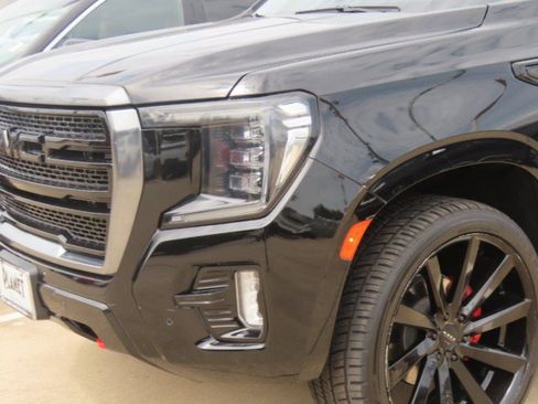Used 2023 GMC Yukon AT4 w/ LPO, Floor Liner Package AWD/4WD image 3
