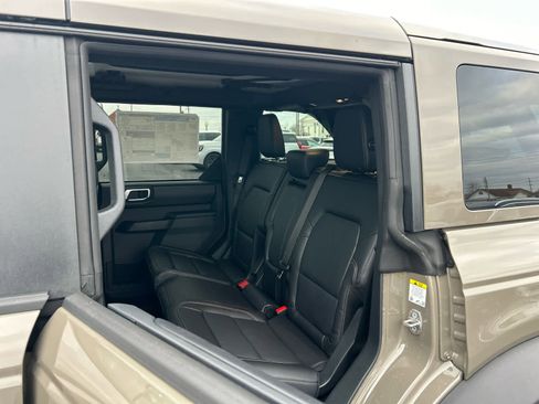 New 2025 Ford Bronco Badlands image 11