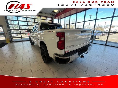 Used 2021 Chevrolet Silverado 1500 LT AWD/4WD image 3