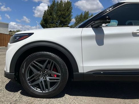 Used 2026 Ford Explorer ST-Line w/ ST-Line Street Pack image 10