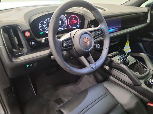 New 2026 Porsche Cayenne image 4