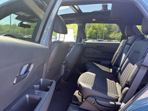 New 2026 Nissan Pathfinder Rock Creek AWD/4WD image 30
