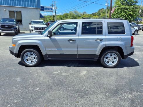 Used 2015 Jeep Patriot Sport image 2