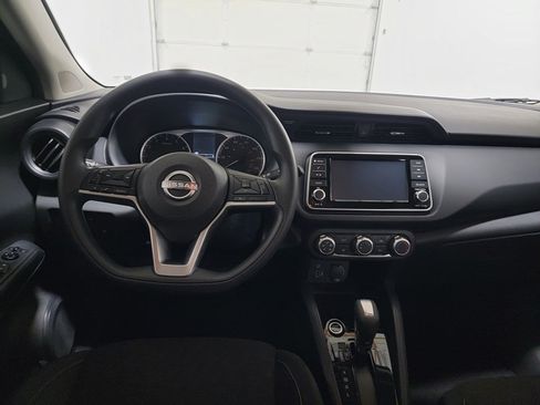Used 2022 Nissan Kicks S FWD image 12