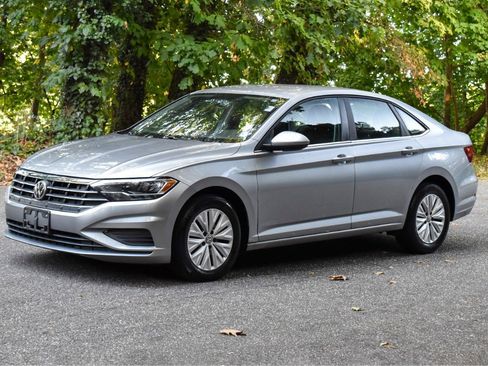 Used 2019 Volkswagen Jetta S w/ Driver Assistance Package image 2